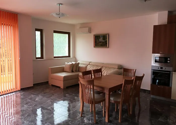 Апартамент Excelsior Св. Св. Константин и Елена